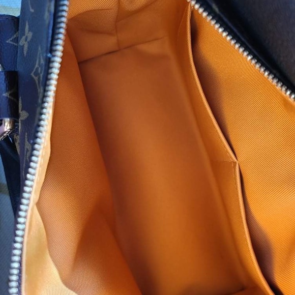 Authentic Louis Vuitton Manhattan Rank SA - Picture 3 of 6